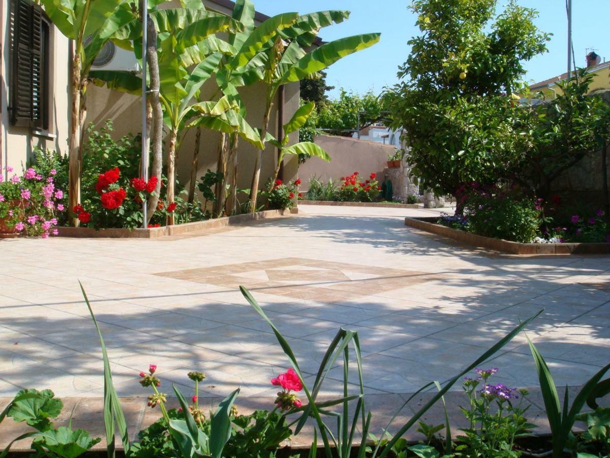 Apartmani Lili Mali Losinj Ngoại thất bức ảnh